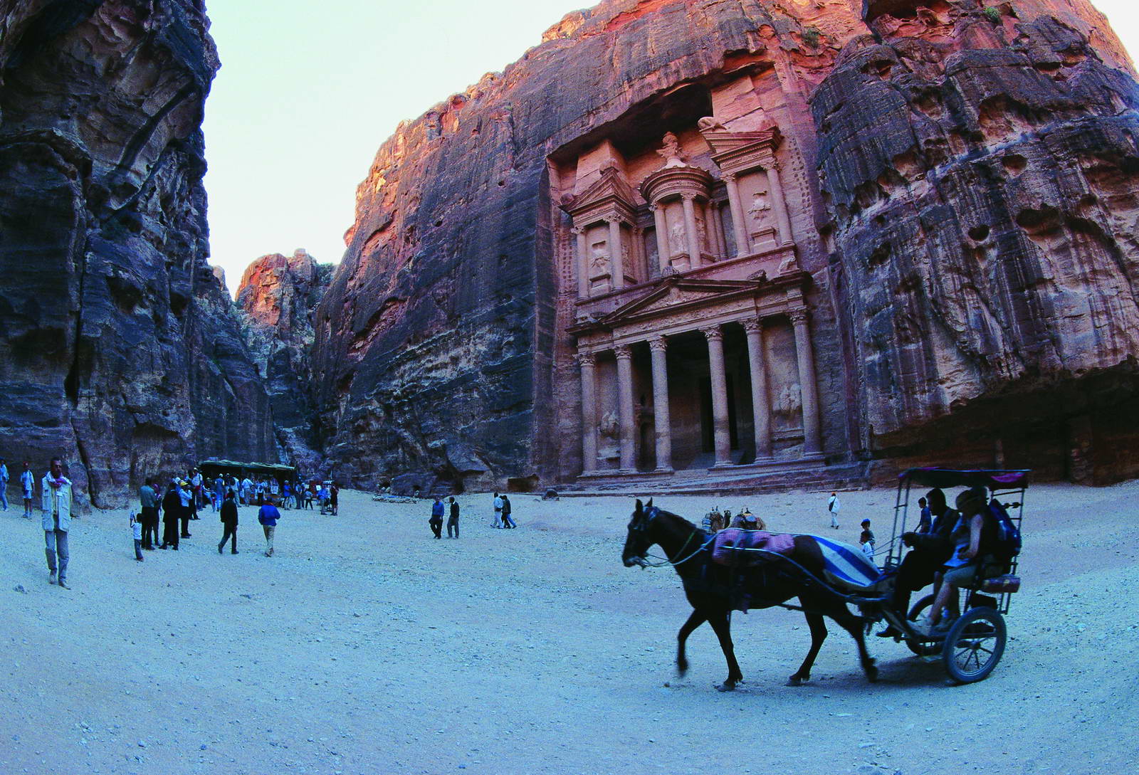 Jordan in Two Days: Petra, Wadi Rum & the Dead Sea — A Cost-Effective Adventure